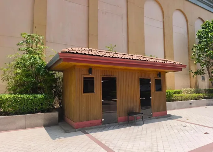 Casa Menuchah At Venice Luxury Residences With Access To Venice Mall, Near Bgc & Airport 4*